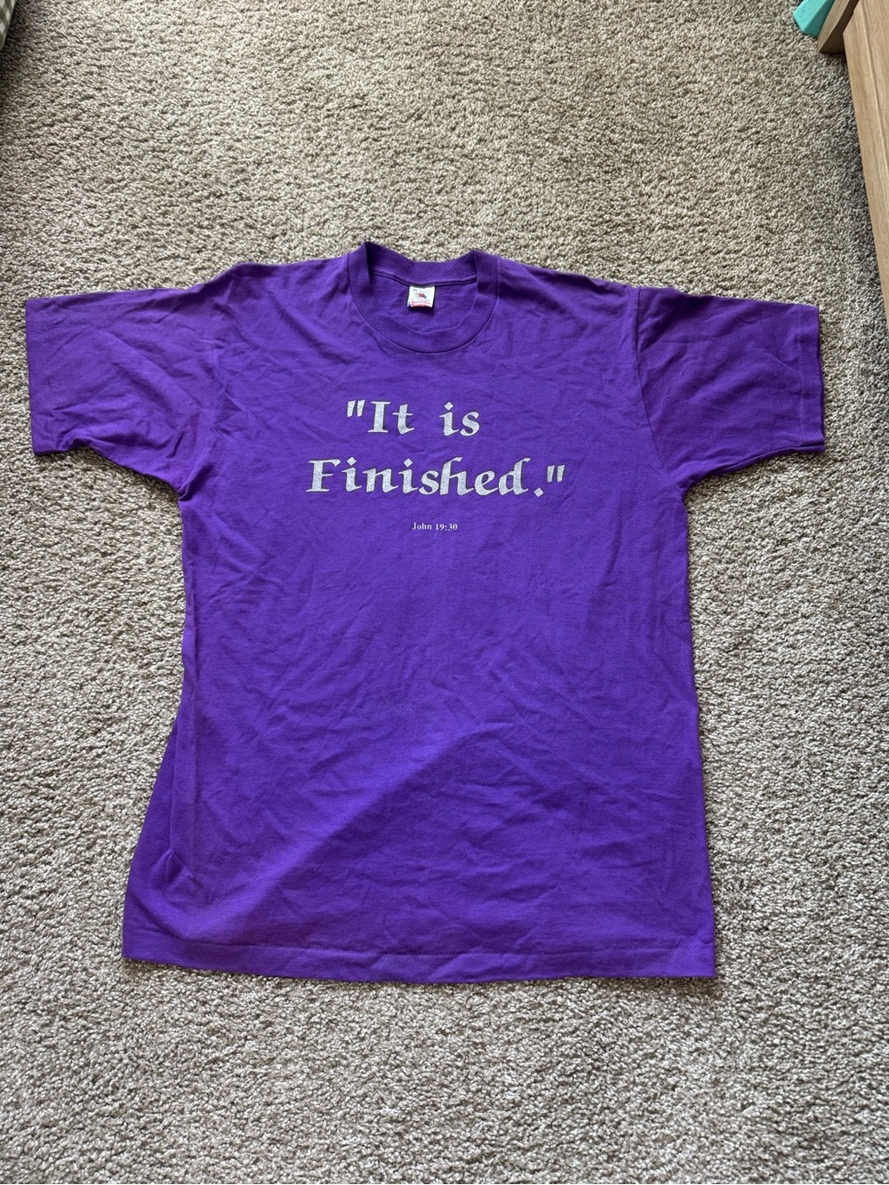 Vintage “It Is Finished” Jesus Single Stitch purple graphic Tshirt Size XL
